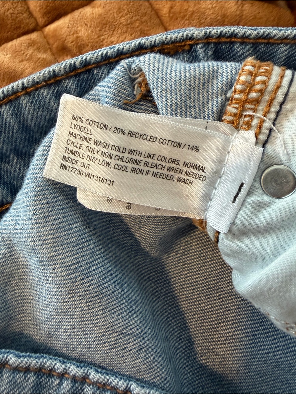 Mid-rise Light Wash Baggy Denim Cargo Jeans - Picture 7 of 7